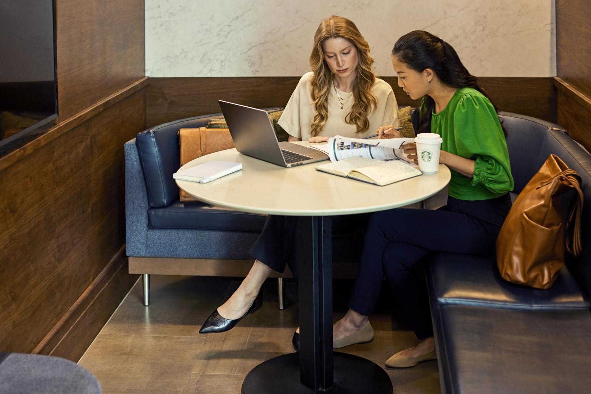 Courtyard By Marriott Seattle Seatac Airport Hotel Exterior photo
