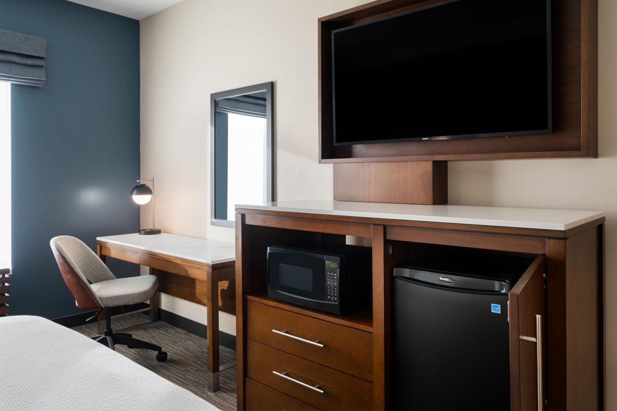 Courtyard By Marriott Seattle Seatac Airport Hotel Exterior photo